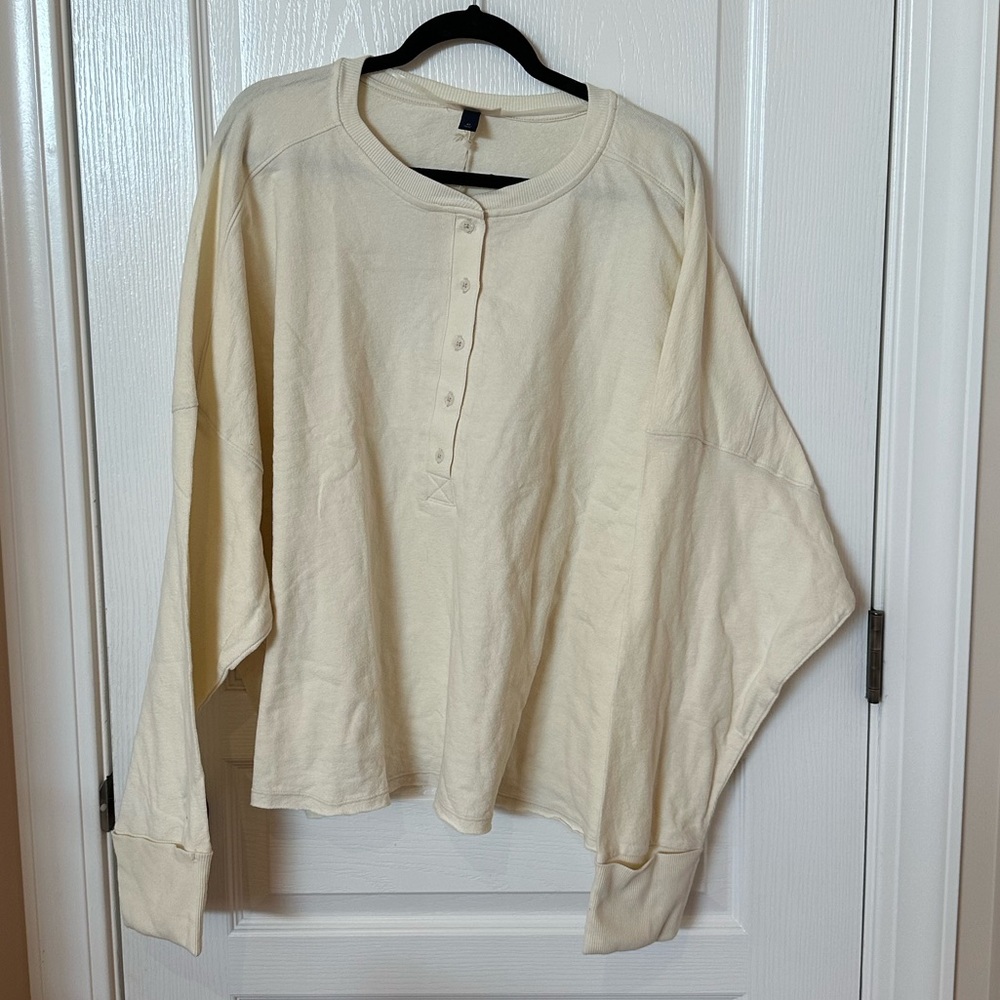 UNIVERSAL THREAD size 4X Cream Four Button Crew Neck Cuff Sleeve Sweatshirt NEW